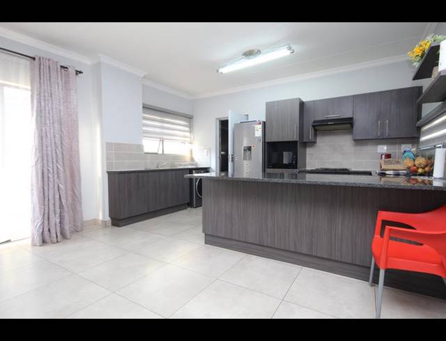 3 BEDROOM HOUSE FOR SALE IN THATCHFIELD